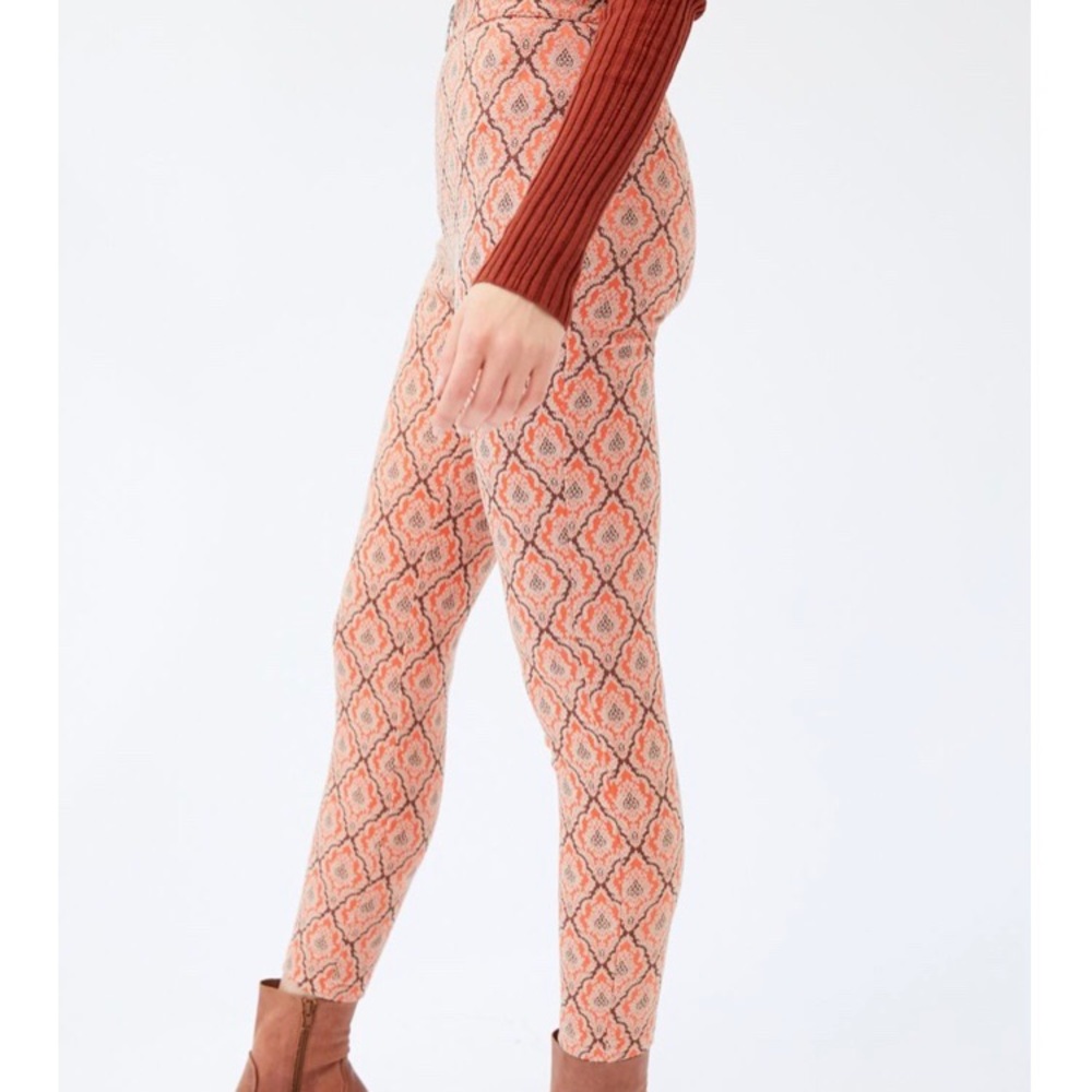 Susie Jacquard High-Waisted Zip-Front Pant